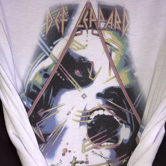 Def Leopard Mesh Layered Graphic Tee - Picture 5 of 5